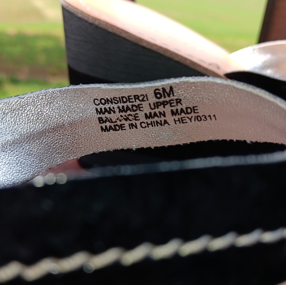 Nine West Wedge Thong Flip Flops - Black/Gray - Size 6 - Picture 10 of 12